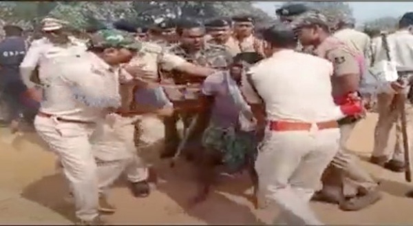 Tension At Jamkhani Mines As Displaced People Clash With Police In Sundargarh