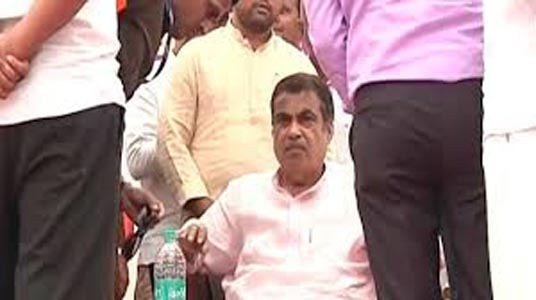 ମଂଚରେ ଚେତା ହରାଇଲେ ଗଡ଼କରୀ