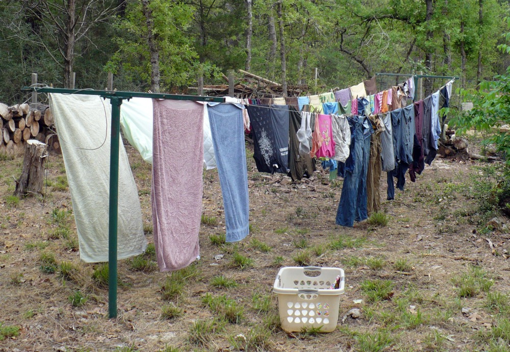 ରାତିରେ ଓଦା କପଡା ଶୁଖାଉଛନ୍ତି କି, ଏମିତି କରନ୍ତୁ ନାହିଁ ନଚେତ୍ ବିପଦରେ ପଡିବେ 