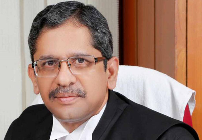 ଇନ୍ଦିରାଙ୍କୁ ଅଯୋଗ୍ୟ ଘୋଷଣା ଏକ ସାହସିକ ନିଷ୍ପତ୍ତି ଥିଲା: ପ୍ରଧାନ ବିଚାରପତି