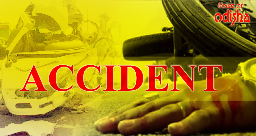 ଟ୍ରକ ଧକ୍କାରେ ଜଣେ ମୃତ, ୩ ଆହତ 