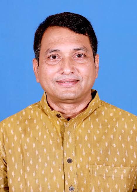 ପ୍ରଣବଙ୍କ ସହ ଥିବାବେଳେ ଦିବ୍ୟଙ୍କ ଗାଡ଼ିକୁ ଅଣ୍ଡାମାଡ଼ 