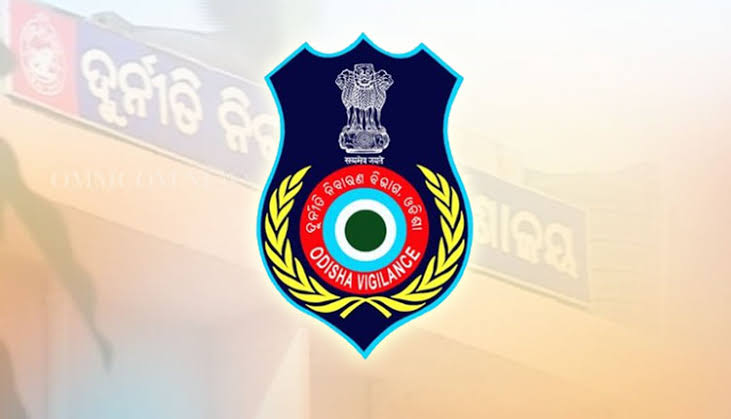 ଆୟଠାରୁ ୨୧୫ ଗୁଣ ସମ୍ପତ୍ତି ଠୁଳ 