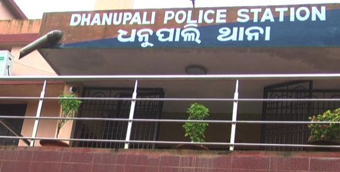 ଥାନରୁ ୩ ଅଭିଯୁକ୍ତ ଫେରାର