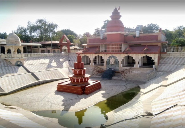 ମହିଳାଙ୍କୁ ମା’ଙ୍କ ଦର୍ଶନ ପାଇଁ  ମନା