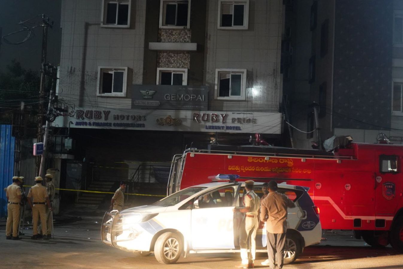 ଇଲେକ୍ଟ୍ରି ବାଇକ୍‌ ଶୋ’ ରୁମ୍‌ରେ ଭୟଙ୍କର ଅଗ୍ନିକାଣ୍ଡ, ୮ ମୃତ