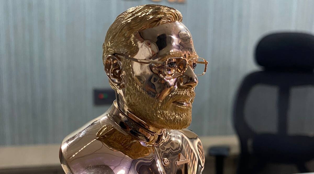  ସୁନାରେ ପ୍ରଧାନମନ୍ତ୍ରୀ ନରେନ୍ଦ୍ର ମୋଦିଙ୍କ ପ୍ରତିମୂର୍ତ୍ତି