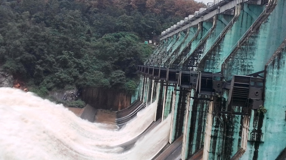 ଖୋଲିଲା ବାଲିମେଳା ଡ୍ୟାମର ଦୁଇଟି ଗେଟ୍‌