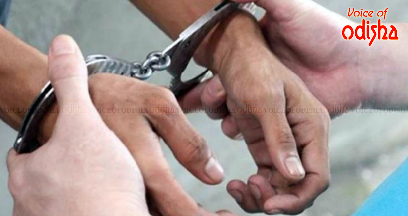 ସ୍ୱାସ୍ଥ୍ୟକେନ୍ଦ୍ରରେ ଦଲାଲ ସାବାଡ଼ ଅଭିଯାନ : ୮ ଜିଲ୍ଲାରୁ ୩୦ ଗିରଫ