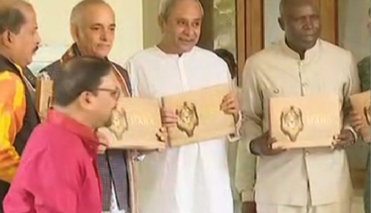 ଗଜପତି ମହାରାଜଙ୍କ ପୁସ୍ତକୁ ଉନ୍ମୋଚନ କଲେ ମୁଖ୍ୟମନ୍ତ୍ରୀ