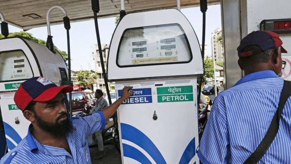 କମିଲା ପେଟ୍ରୋଲ ଡିଜେଲ ଦର