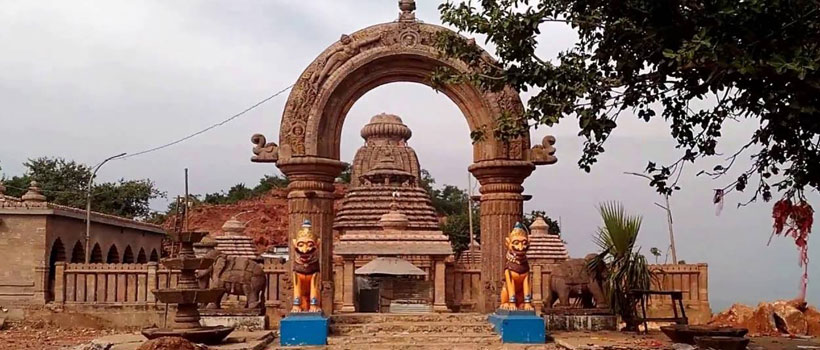ତାରାତାରିଣୀ ପୀଠରେ ଉନ୍ମତ୍ତକାଣ୍ଡ, ଅଧିକ ଦକ୍ଷିଣା ନ ଦେବାରୁ ଶ୍ରଦ୍ଧାଳୁଙ୍କୁ ଖଣ୍ଡାରେ ହାଣିଲେ