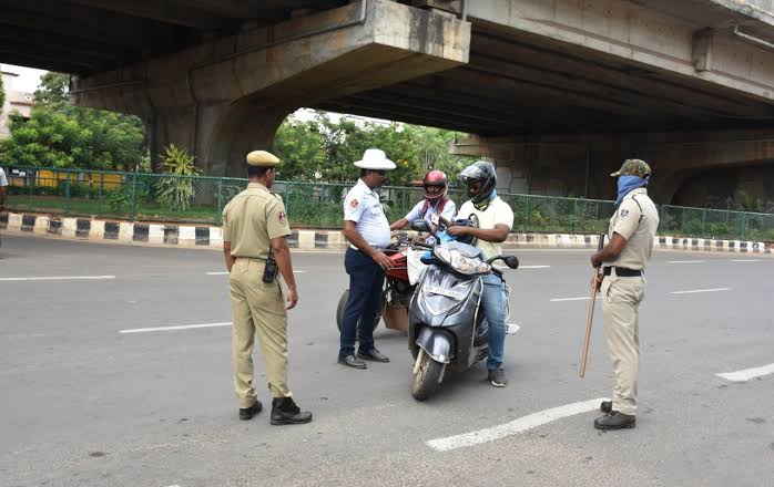 ତାଲାବନ୍ଦ କଟକଣାକୁ ଉଲ୍ଲଂଘନ କରୁଛନ୍ତି କି, ଜାଣନ୍ତୁ ମିଳିବ କି ଦଣ୍ଡ ?