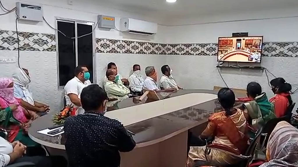 କରୋନା ମୁକାବିଲା ନେଇ ସରପଞ୍ଚଙ୍କ ଶପଥ ପାଠ । 