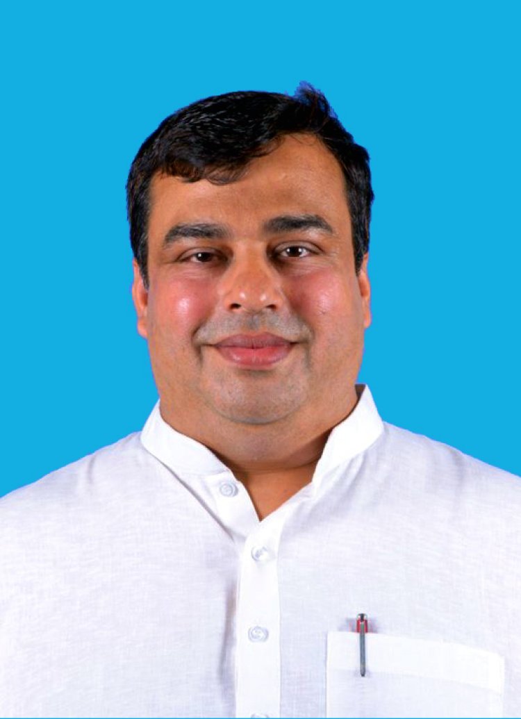 ଉଚ୍ଚଶିକ୍ଷା ମନ୍ତ୍ରୀଙ୍କୁ କଳା ପତାକା ପ୍ରଦର୍ଶନ