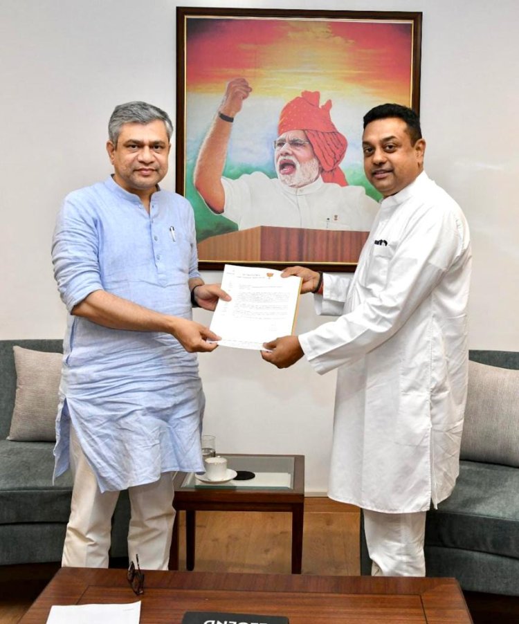 କେନ୍ଦ୍ରମନ୍ତ୍ରୀ ଅଶ୍ୱିନୀ ବୈଷ୍ଣବଙ୍କୁ ଭେଟିଲେ ସମ୍ବିତ ପାତ୍ର