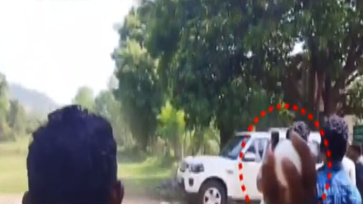 ୫-ଟି ସଚିବଙ୍କ କାରକେଡ୍‌ ଉପରକୁ ଅଣ୍ଡାମାଡ଼