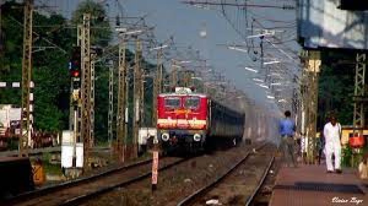 ଗୋଟିଏ ଟ୍ରାକରେ ୨ଟି ଟ୍ରେନ, ଟଳିଳା ବଡ଼ ଦୁର୍ଘଟଣା