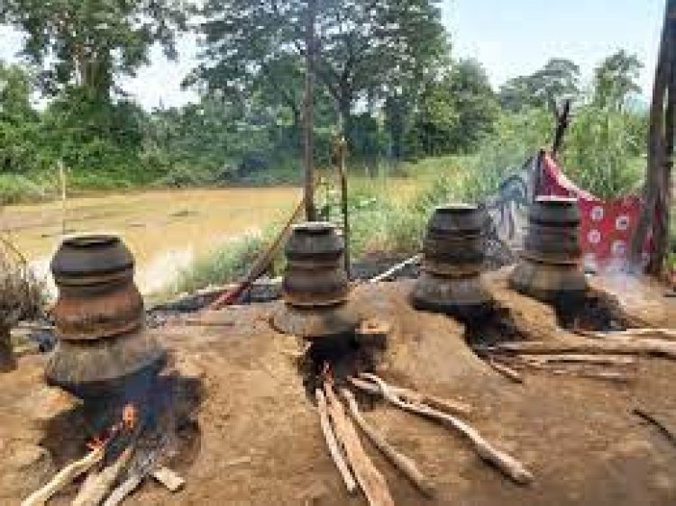 ସଲିଆ ସାହିରୁ ୧୦ ହଜାର ଲିଟର ପୋଚ ଓ ୧ ହଜାର ଲିଟର ଦେଶୀ ମଦ ଜବତ