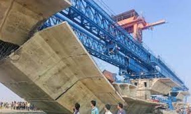 ଭୁଶୁଡ଼ିଲା ପୋଲର ସ୍ଲାବ୍: ଜଣେ ମୃତ, ୯ ଆହତ