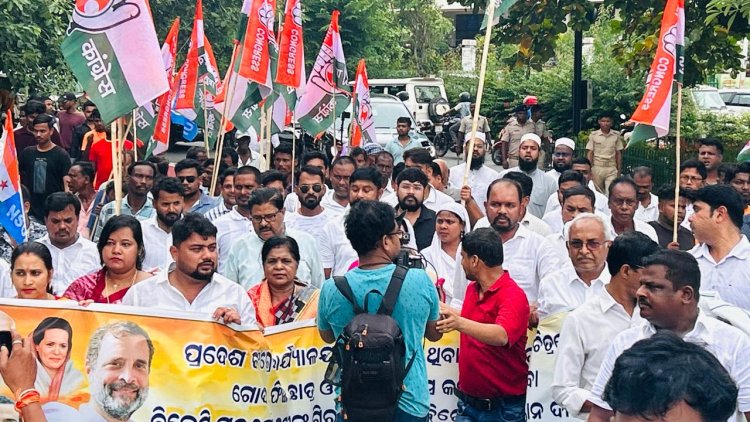 ପ୍ରଦେଶ ଯୁବ, ଛାତ୍ର କଂଗ୍ରେସ ଓ ଭୁବନେଶ୍ୱର ଜିଲ୍ଲା କଂଗ୍ରେସ ପକ୍ଷରୁ ଭୁବନେଶ୍ୱର କମିଶନରେଟ କାର୍ଯ୍ୟାଳୟ ସମ୍ମୁଖରେ ବିକ୍ଷୋଭ