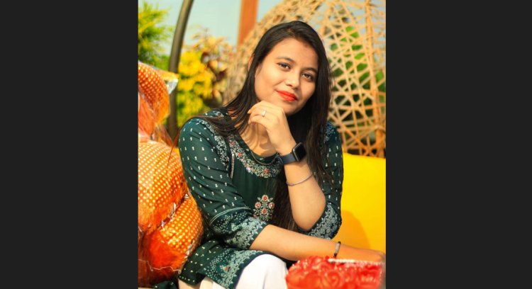 In Bhubaneswar, a female journalist was discovered dead on the railway tracks.