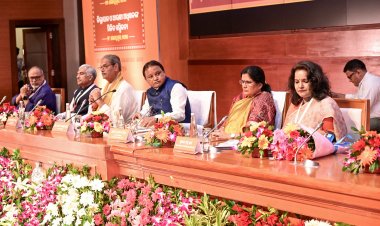 ଦୁଇ ଦିନିଆ ଜିଲ୍ଲାପାଳ ସମ୍ମିଳନୀ ଆରମ୍ଭ | ଜିଲ୍ଲାପାଳଙ୍କ କ୍ଷେତ୍ର ପରିଦର୍ଶନ ଉପରେ ମୁଖ୍ୟମନ୍ତ୍ରୀଙ୍କ ଗୁରୁତ୍ୱ ଆରୋପ |