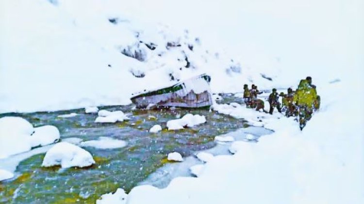 Annual migration saves hundreds of residents as an avalanche strikes Chamoli village.